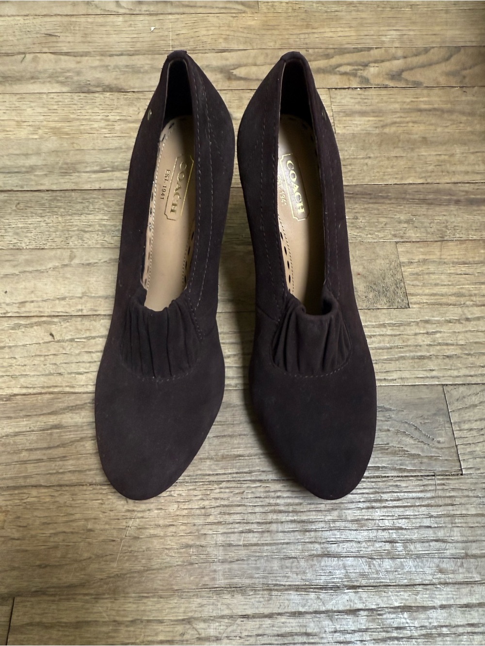 Like New COACH Women's Brown Suede Almond Toe Pumps. Women’s 6.5